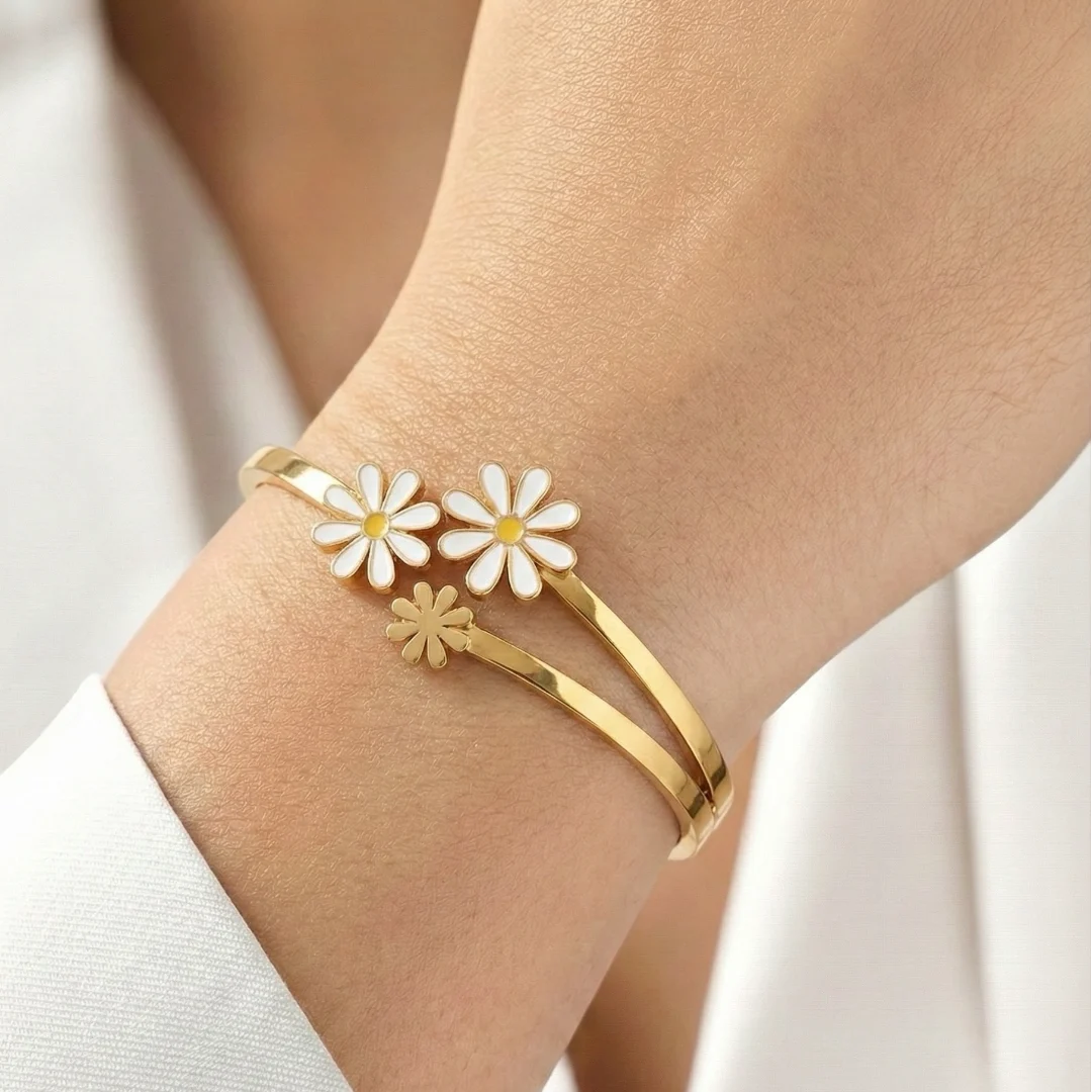 18KT Gold Plated Floral Daisy Bangle Bracelet