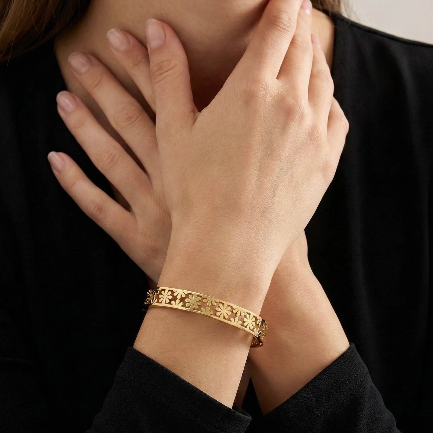18KT Gold Plated Bloom Mesh Classic Bracelet