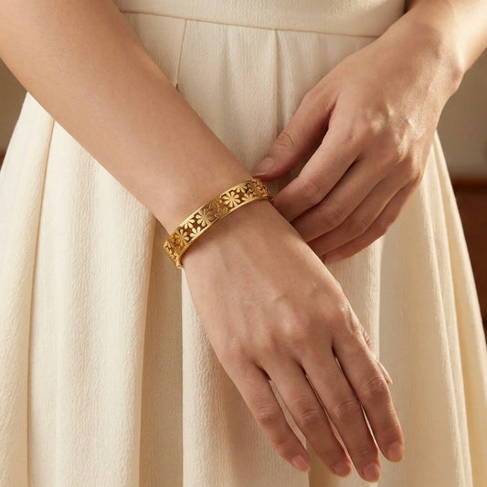 18KT Gold Plated Bloom Mesh Classic Bracelet