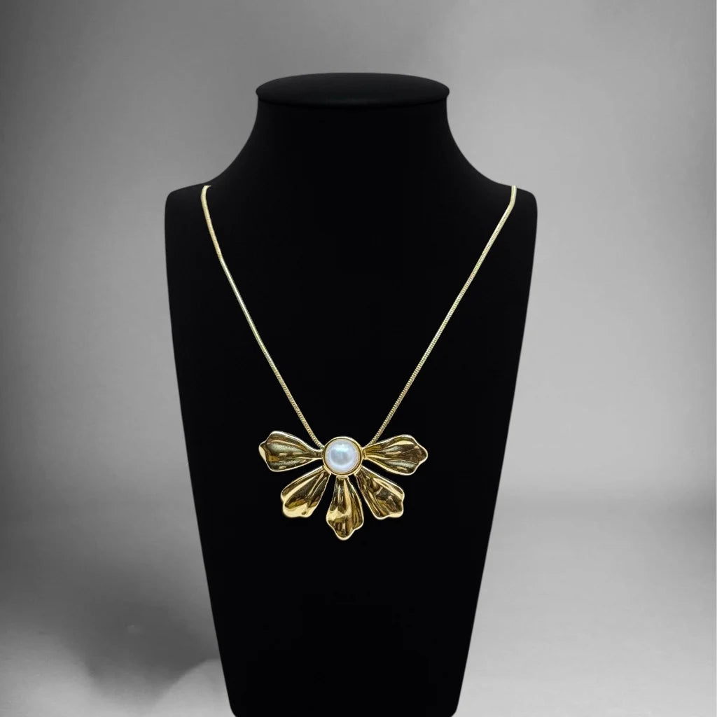 Dainty Pearl Petal Pendant Necklace