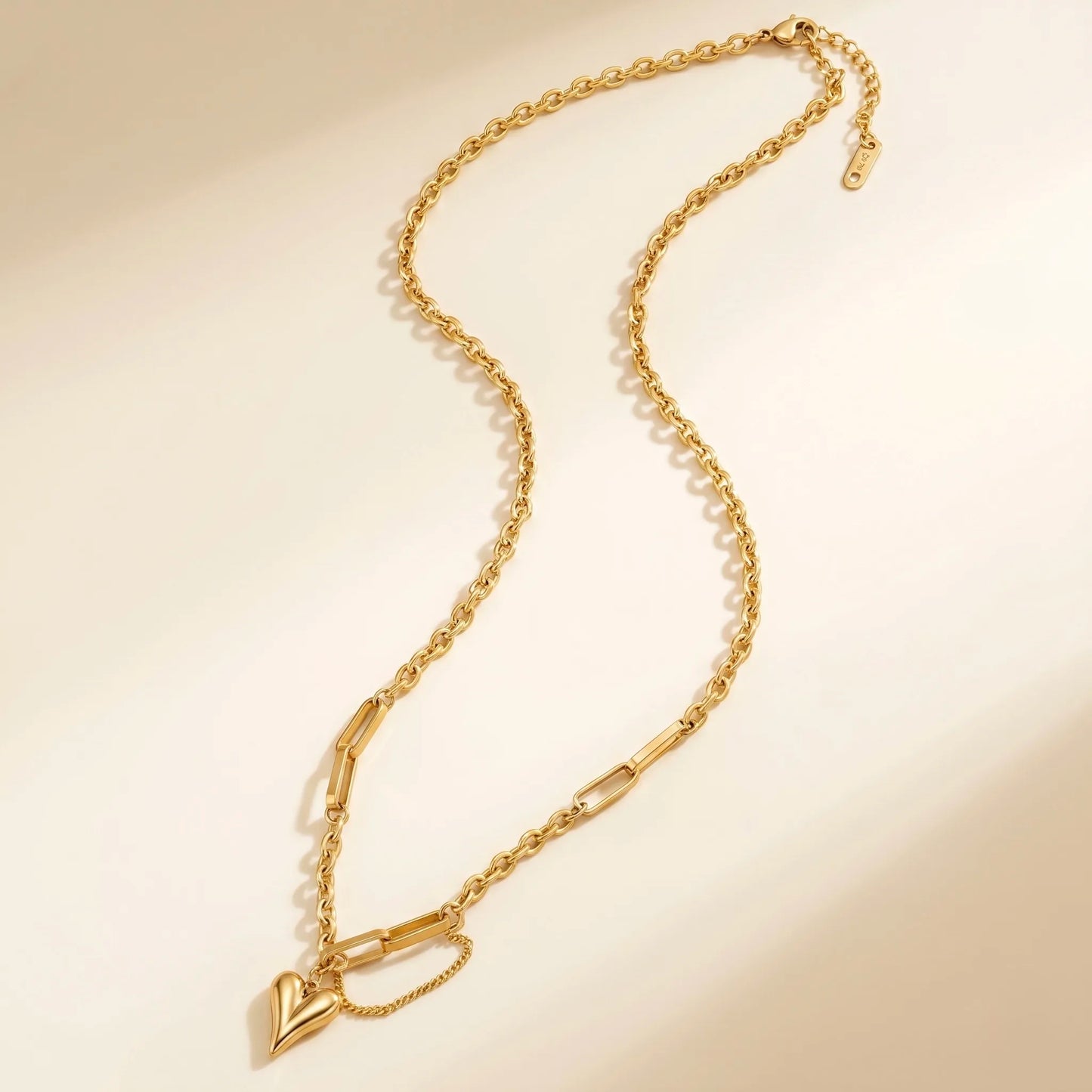 18Kt Gold Plated Modern Heart Pendant Necklace