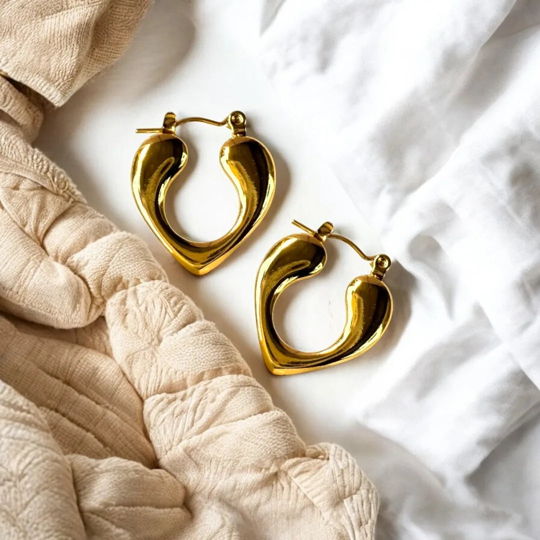 Curvy Heart Hoops – 18K Gold Plated