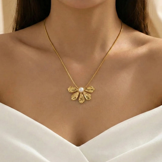 18KT Gold Plated Dainty Pearl Petal Pendant Necklace