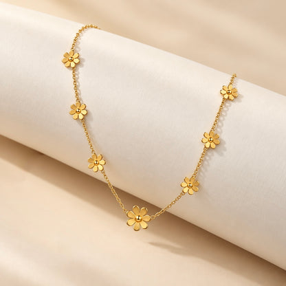 18Kt Gold Plated Dainty Flower Pendant Necklace