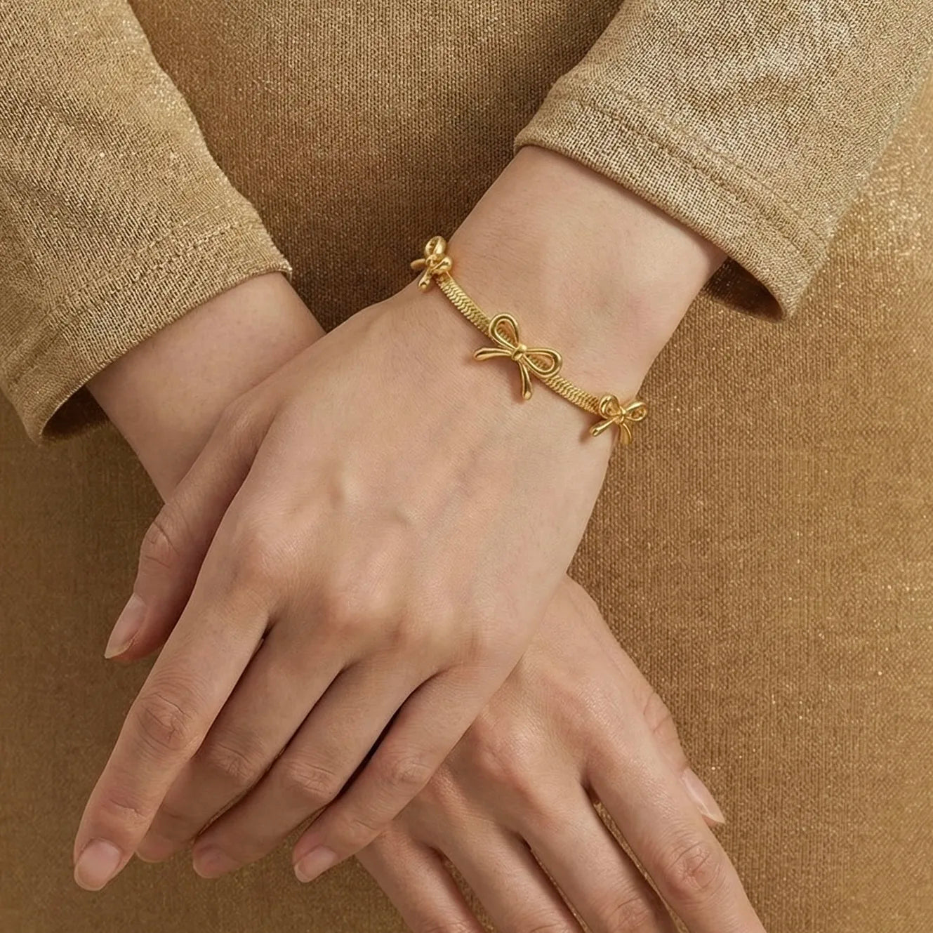 Luxe Bow Charm Chain Bracelet