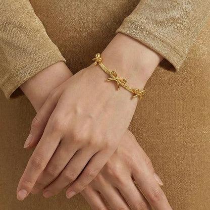 Luxe Bow Charm Chain Bracelet