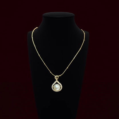 The Classic Teardrop Pearl Necklace