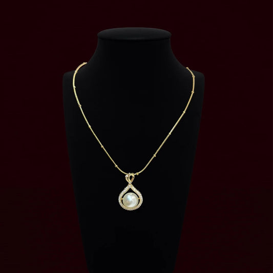 The Classic Teardrop Pearl Necklace