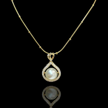 The Classic Teardrop Pearl Necklace
