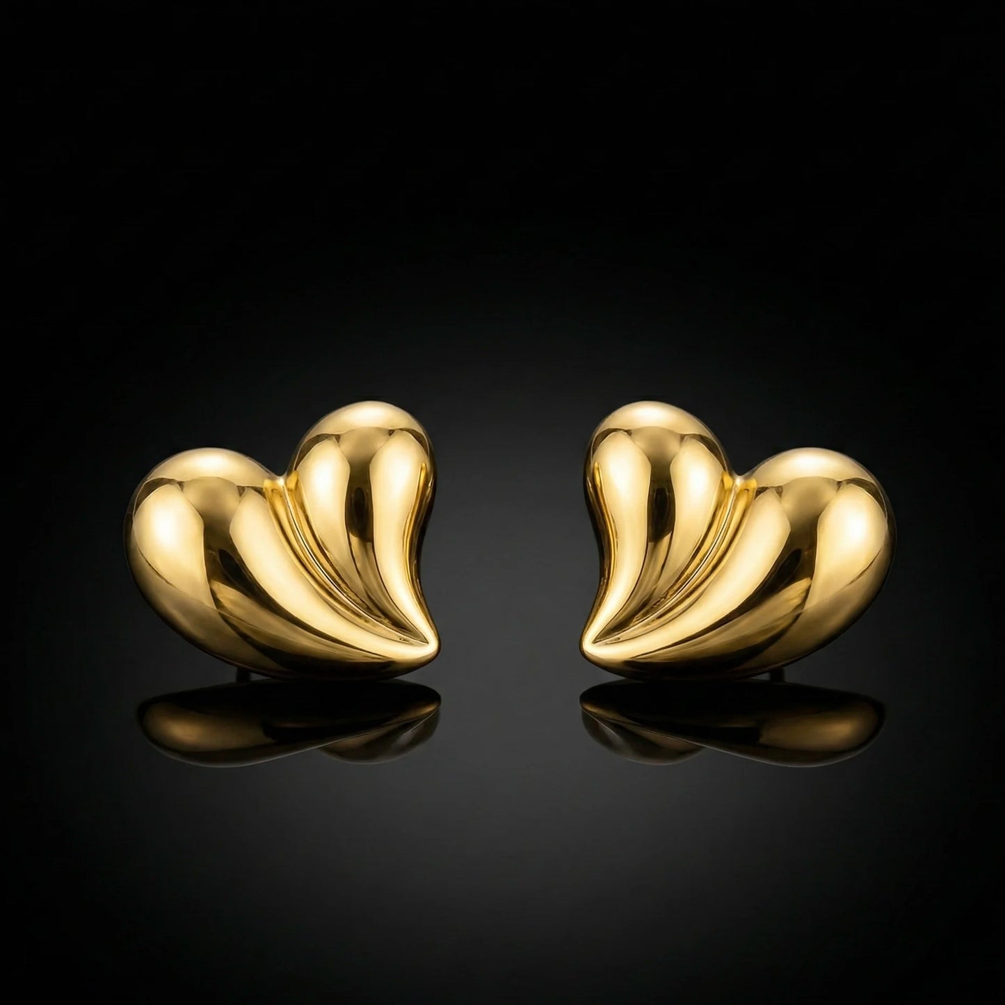 18KT Gold Plated Minimal Heart Curve Studs