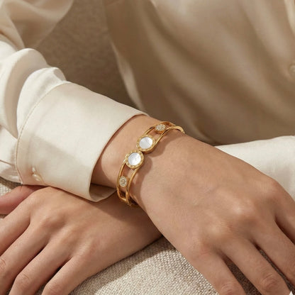 Vintage Pearl Face Bracelet