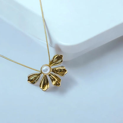 Dainty Pearl Petal Pendant Necklace