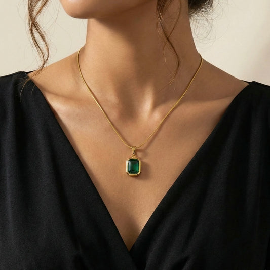 18Kt Gold Plated Green Crystal Pendant & Clover Bracelet Set
