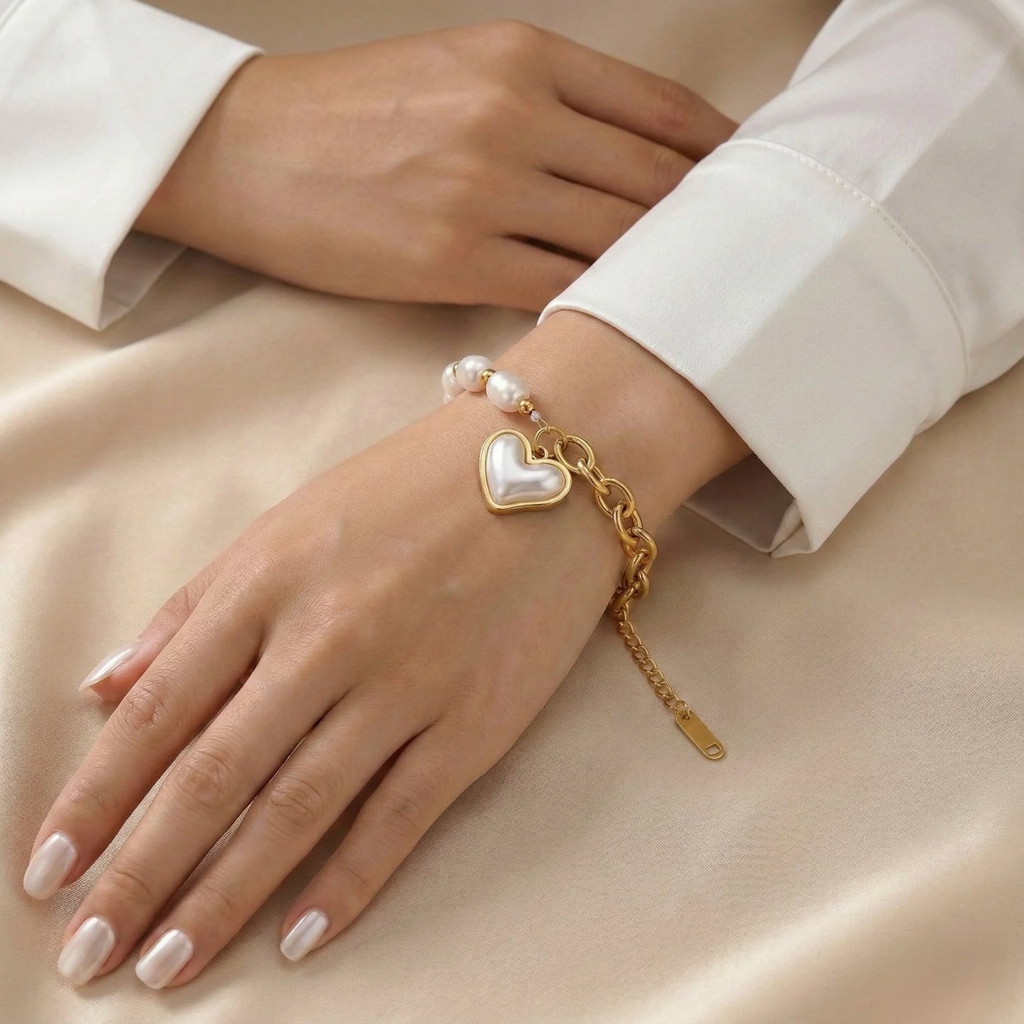 18Kt Gold Plated Elegant Pearl Charm Bracelet