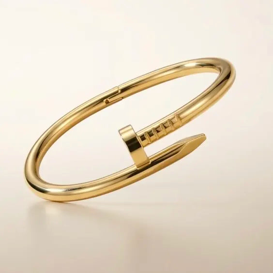 18Kt Gold Plated Bow Pendant & Nail Bracelet Set