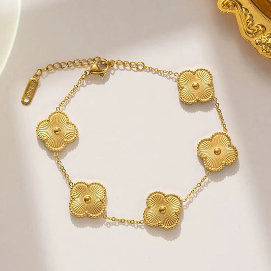 Vintage Golden Clover Bracelet