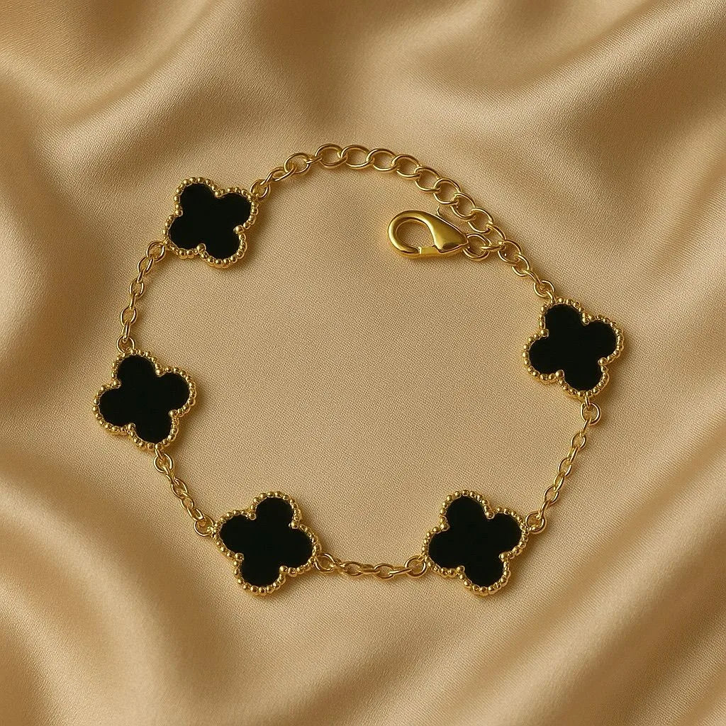Black Elegance Clover Bracelet