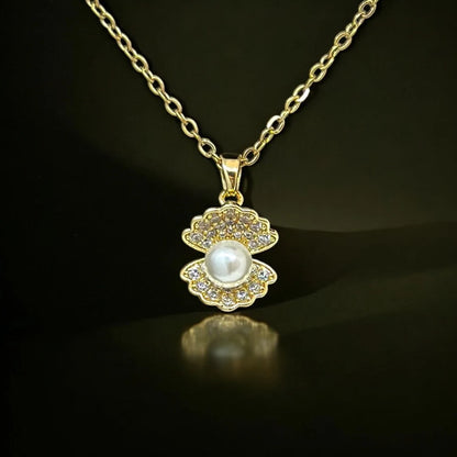 Luxe Petal Pearl