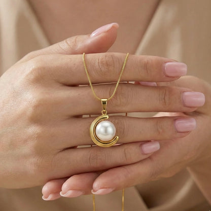 18KT Gold Plated Moonlit Pearl Glow Pendant