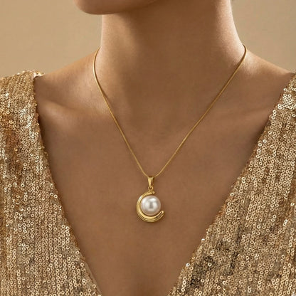 18KT Gold Plated Moonlit Pearl Glow Pendant