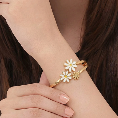 Floral Daisy Bangle Bracelet