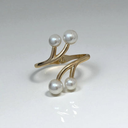 Contemporary Chic Pearl Bracelet