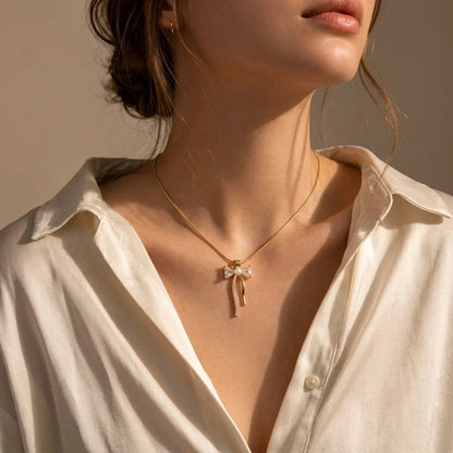 18Kt Gold Plated Bow Shaped Pearl Necklace