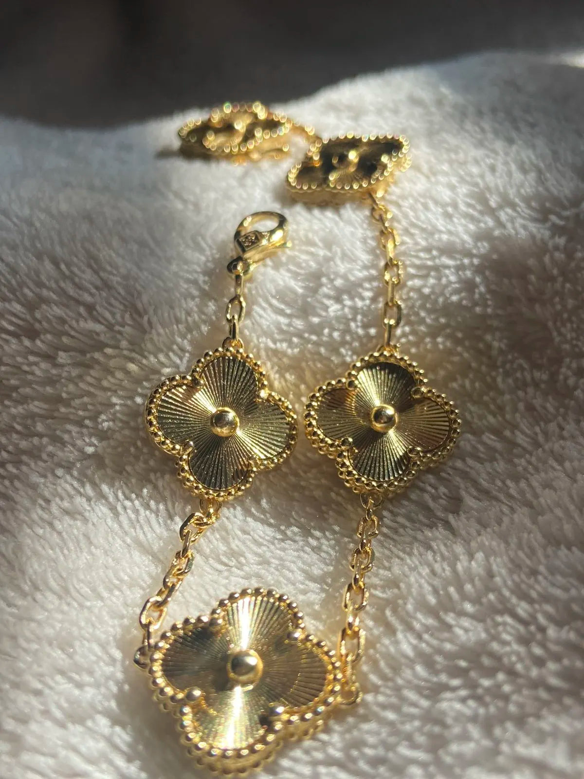 Vintage Golden Clover Bracelet