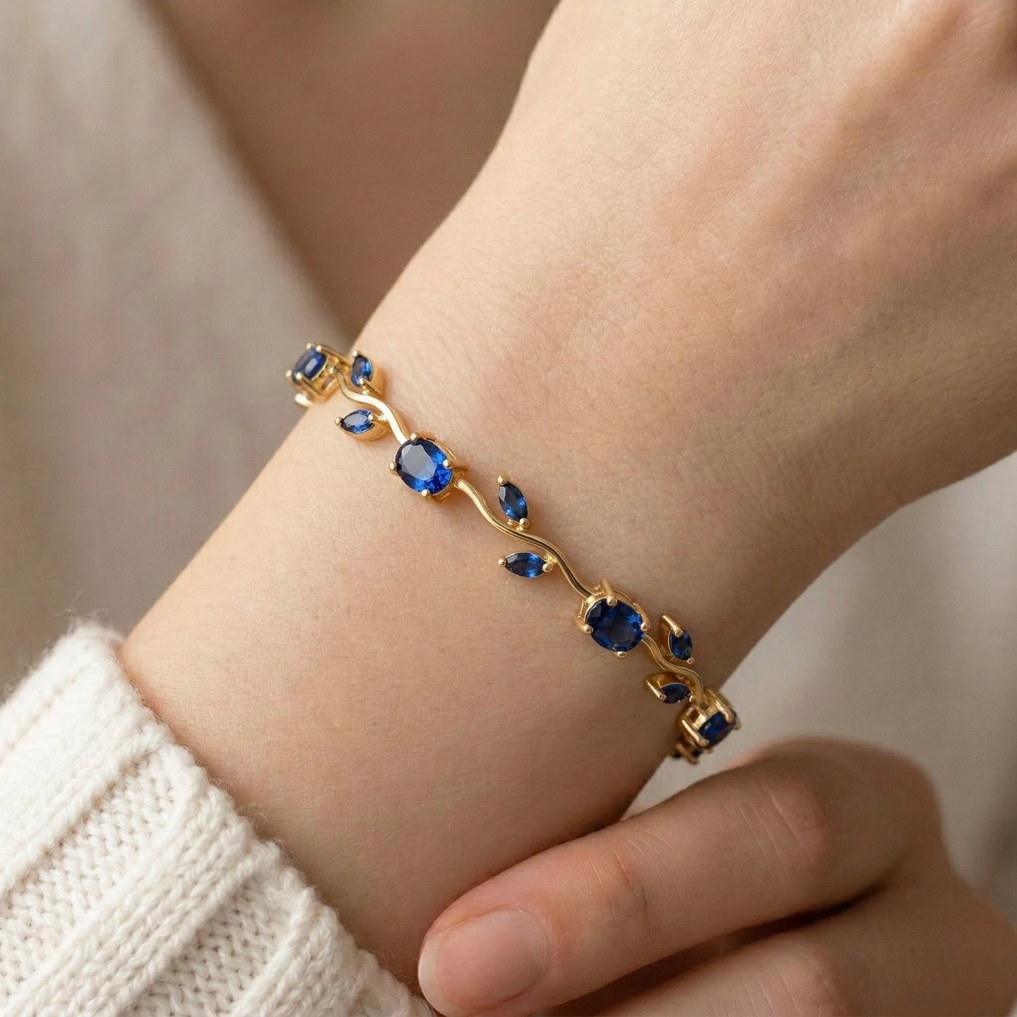 18Kt Gold Plated Blue Stone tulip Bracelet