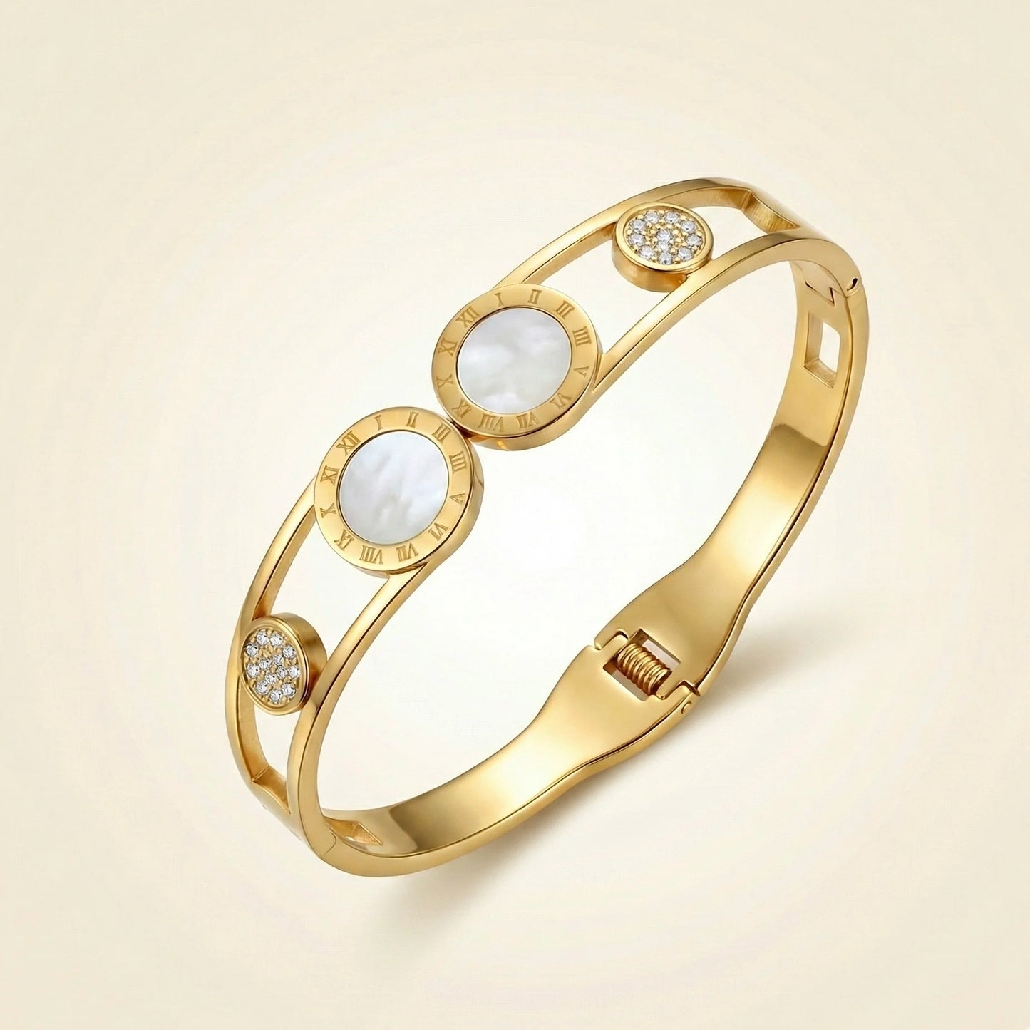 Vintage Pearl Face Bracelet