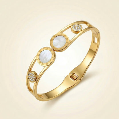 Vintage Pearl Face Bracelet