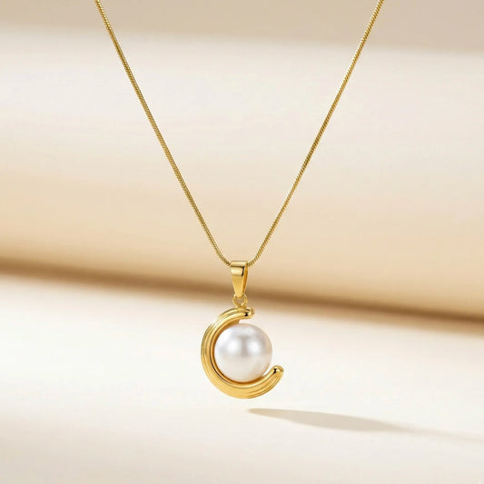 18KT Gold Plated Moonlit Pearl Glow Pendant