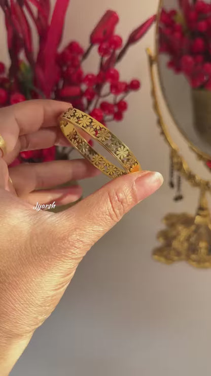 18KT Gold Plated Bloom Mesh Classic Bracelet