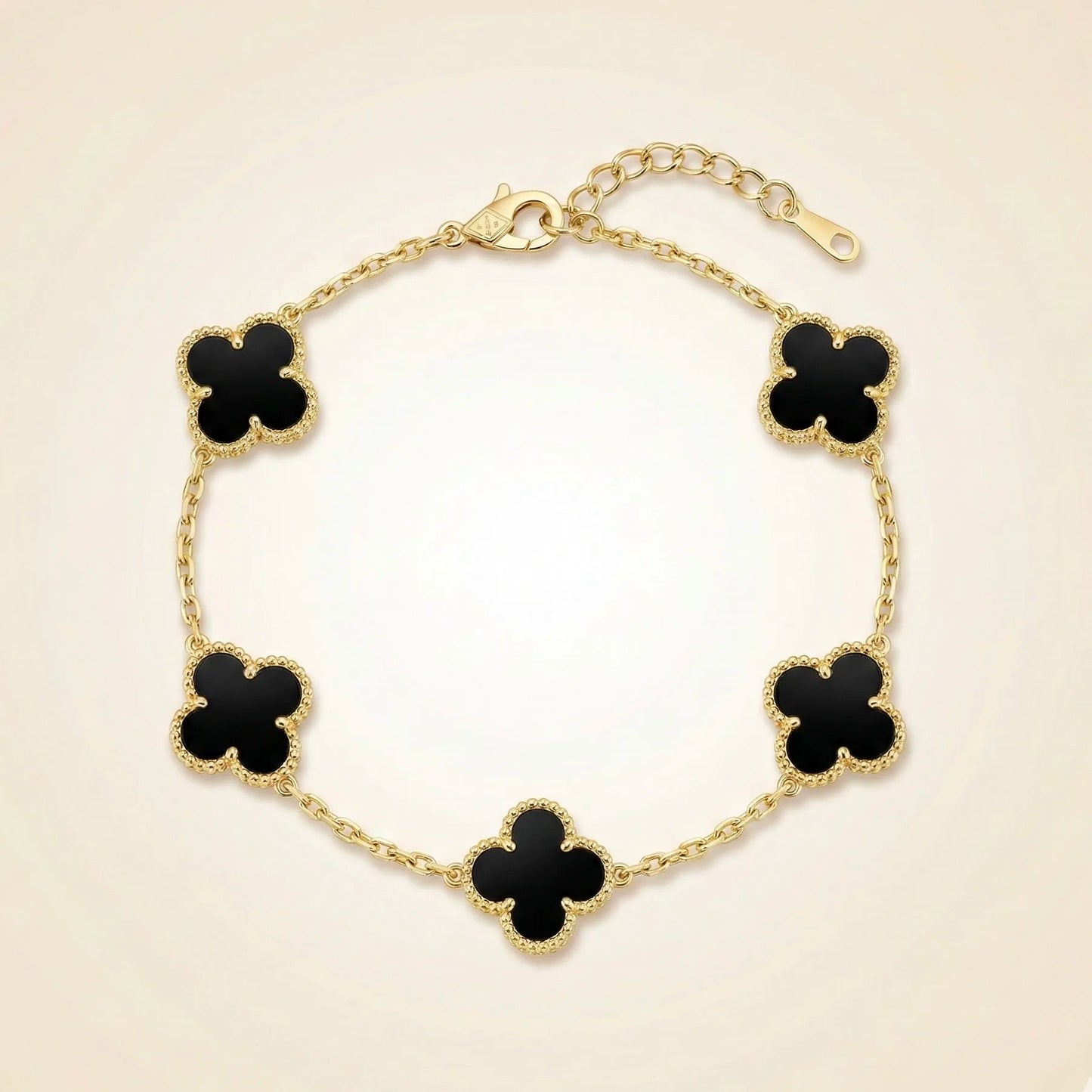 Elegance Black Clover Bracelet