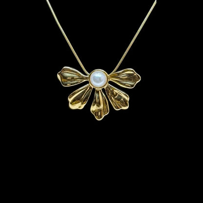 Dainty Pearl Petal Pendant Necklace