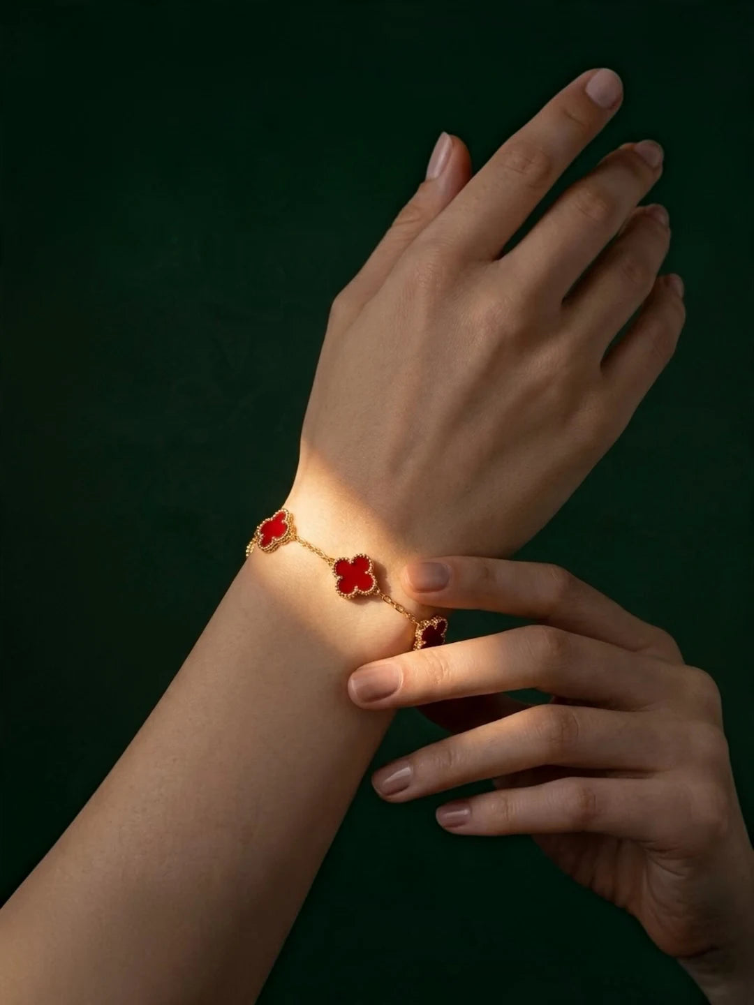 18KT Gold Plated Elegance Red Clover Bracelet