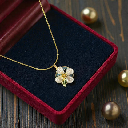 Pearl Petal Bloom Necklace
