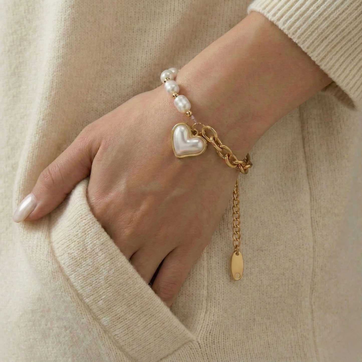 18Kt Gold Plated Elegant Pearl Charm Bracelet