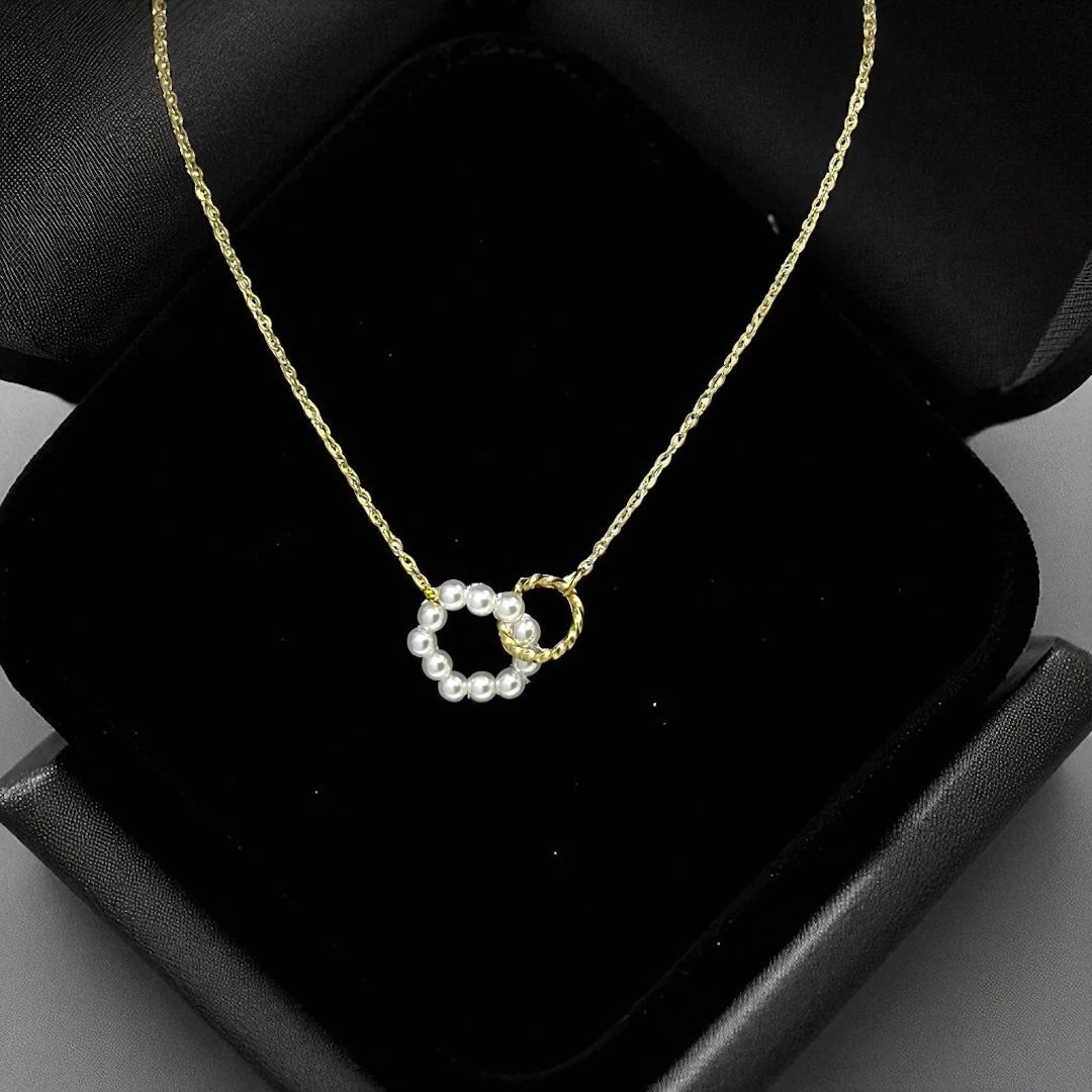 Twin Ring Charm Pearl Necklace