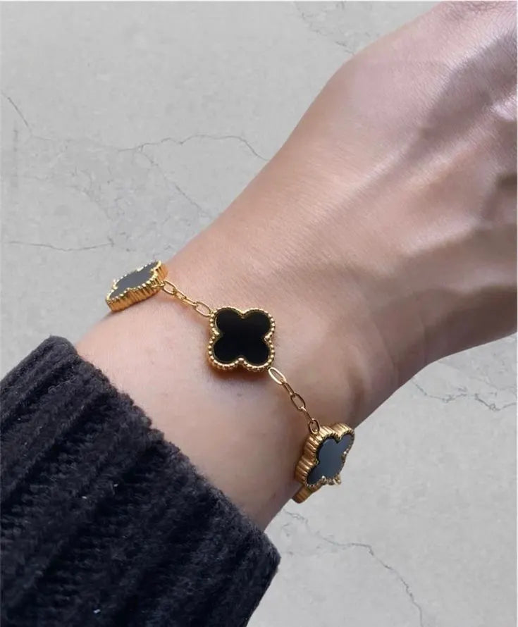 Black Elegance Clover Bracelet