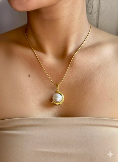 Moonlit Pearl Glow Pendant