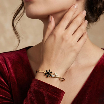 18Kt Gold Plated Minimal Floral Bangle Bracelet