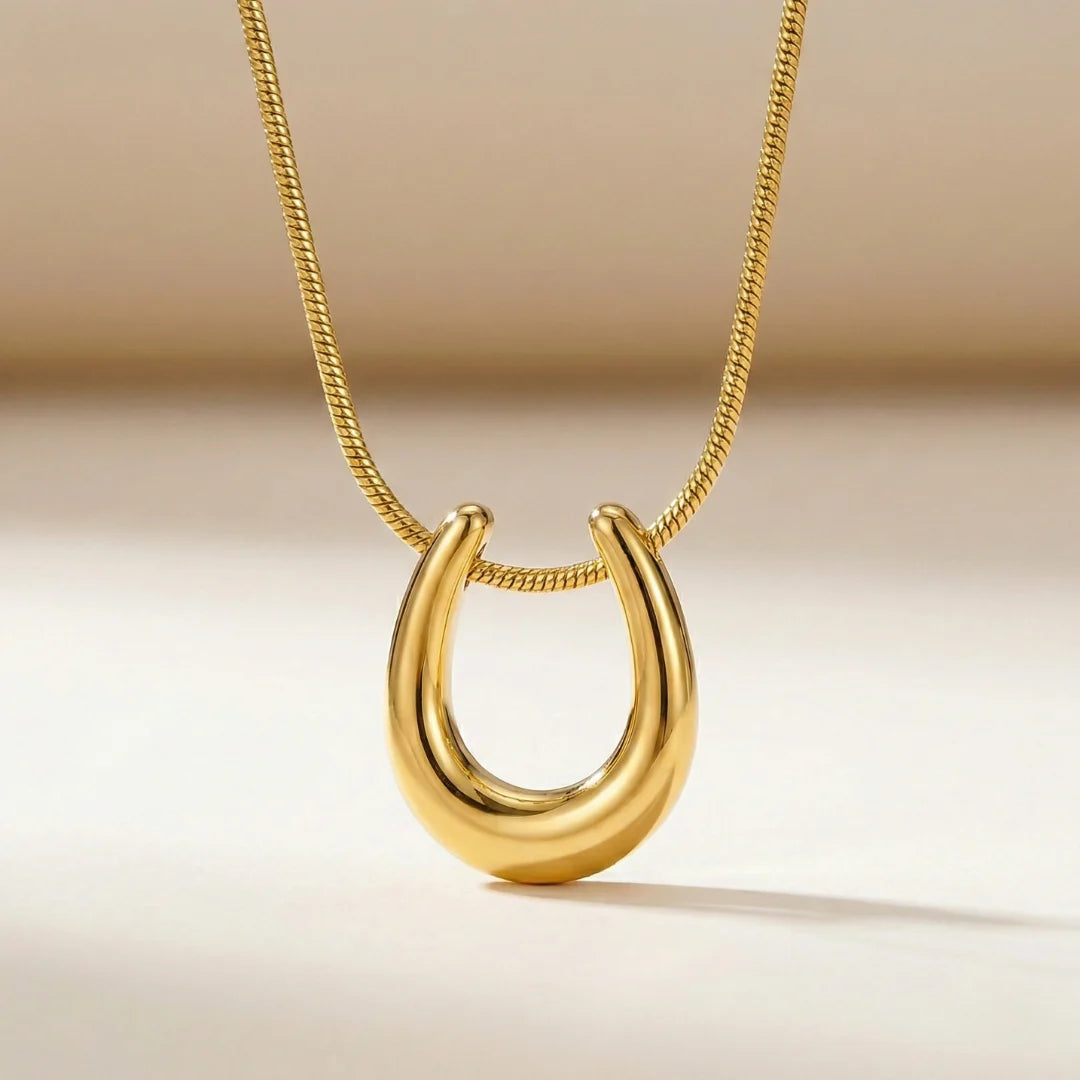 18KT Gold Plated U-Shape Glow Chain Pendant Necklace